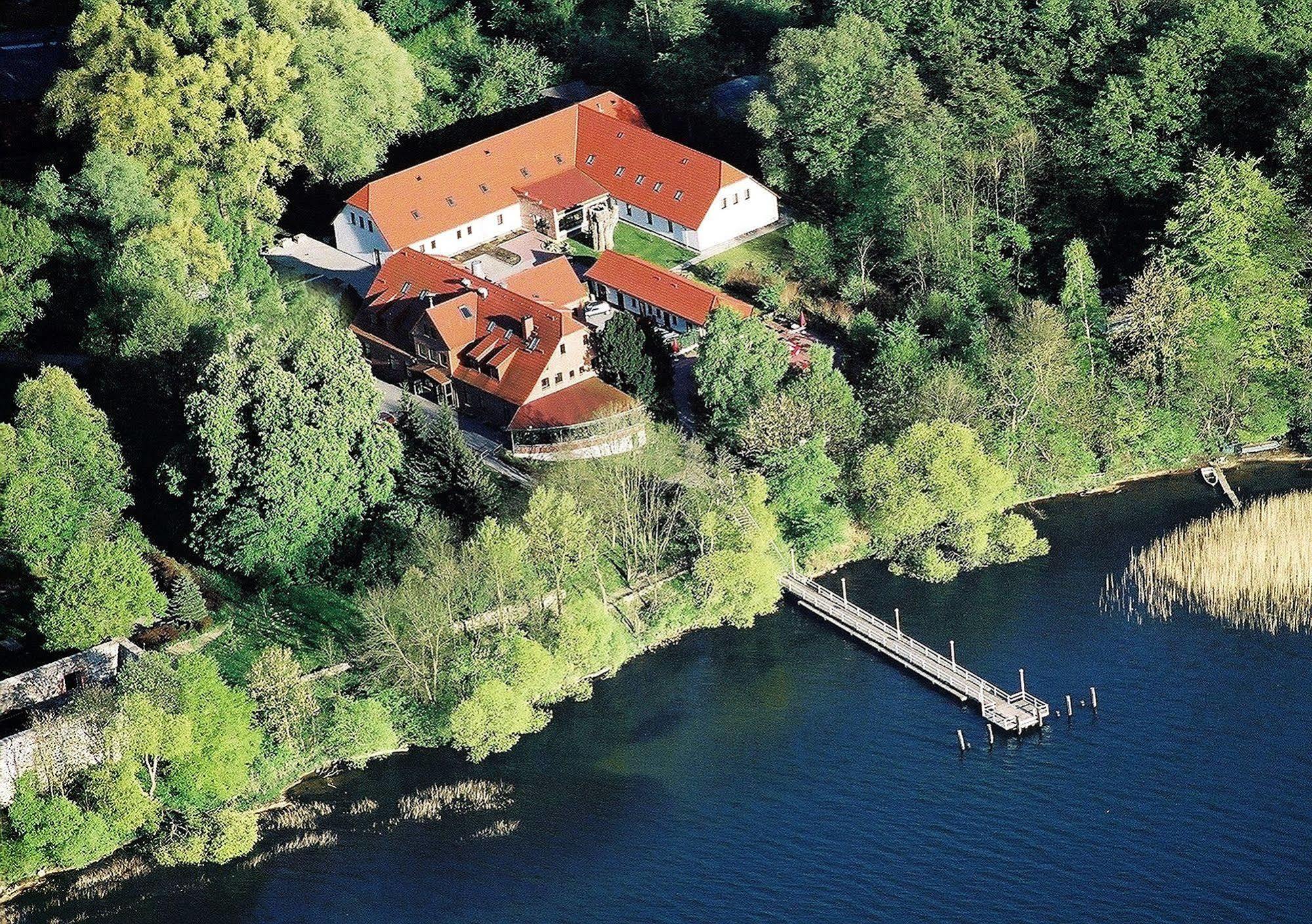 Seehotel Heidehof Klein Nemerow Luaran gambar